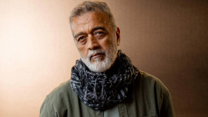 ভিনদেশি তিন স্ত্রীর সঙ্গে বিচ্ছেদ, ৬৭ বয়সে লাকির উপলব্ধি