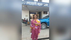 অপহরণ মামলার জেরে যাত্রাশিল্পীর চুল কেটে শারীরিক নির্যাতনের অভিযোগ