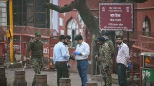 নিখোঁজ চিকিৎসকের দিকে সন্দেহের তির পুলিশের