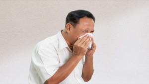 শীতে নিউমোনিয়ার ঝুঁকি কমাবেন কীভাবে?