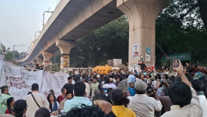 ‘গানের আর্তনাদ’ অনুষ্ঠানে জুলাই মঞ্চের কর্মীদের বাধা, হাতাহাতি