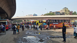 সায়েদাবাদে যাত্রী উপস্থিতি খুবই কম