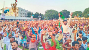 ‘চলো জি ভাই হাঁরঘে পদ্মা বাঁচাই’ স্লোগানে মুখরিত ভোলাহাট