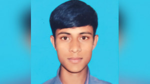 ‘আমার ছেলে রাজনীতি করে না, কেন পুড়িয়ে মারা হলো?’