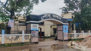 প্রথম শ্রেণির কর দিয়েও মেলে না তৃতীয় শ্রেণির পৌরসেবা