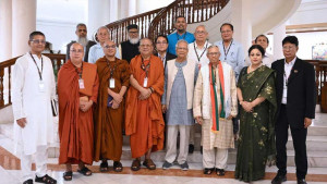 প্রবারণা পূর্ণিমা উপলক্ষে প্রধান উপদেষ্টার সঙ্গে বৌদ্ধ প্রতিনিধিদের শুভেচ্ছা বিনিময়