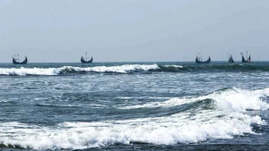 লঘুচাপের আভাস বুধবার থেকে বাড়বে বৃষ্টি
