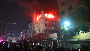 কালশীতে বহুতল ভবনে আগুন, নিয়ন্ত্রণে ৬ ইউনিট