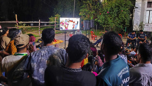 সবার চোখ এলইডি স্ক্রিনে, প্রার্থী সমর্থক ও ভোটারদের অপেক্ষা