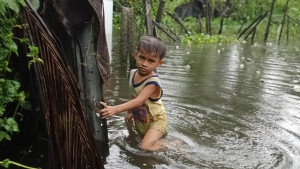 সেন্টমার্টিনে পানিতে ডুবছে দুই শতাধিক ঘরবাড়ি
