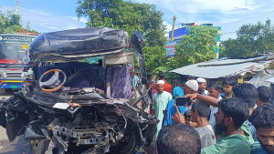 দুই বাসের মুখোমুখি সংঘর্ষে র‌্যাবের এএসআইসহ নিহত ২, আহত ২১