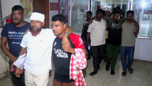 মেঘনায় অভিযানে জেলেদের হামলা, প্রকল্প উপপরিচালকসহ আহত ১০