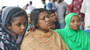 পায়ে ব্যান্ডেজ দেখে মা কেঁদে বললেন—‘এই তো আমার মাহিরা’