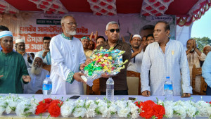 রাজনীতি হওয়া উচিত মানুষের পাশে দাঁড়ানোর এবং মঙ্গল করার: সালাউদ্দিন আলমগীর
