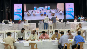 রাকসুর ভোট গণনা শুরু, দেখানো হচ্ছে স্ক্রিনে