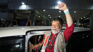 ‘আমাদের কাজ শেষ হয়নি’ দেশে ফিরে বললেন শহিদুল আলম