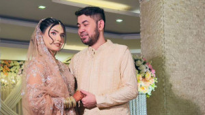 বাগদান সারলেন সংগীতশিল্পী তানজীব সারোয়ার