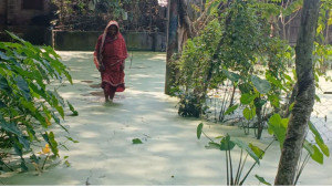 খাল দখলে জলাবদ্ধতা দুর্ভোগে ৩০ পরিবার