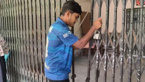 তিনদিন পর খুলল কোষাধ্যক্ষ কার্যালয়ের তালা