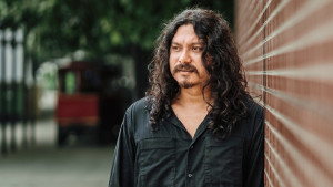 অনিমেষের গানে যাপিত জীবনের গল্প
