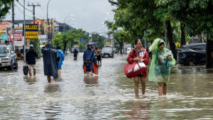 বালিতে ভয়াবহ বন্যায় ১৪ জনের মৃত্যু, জরুরি অবস্থা জারি