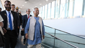 জাতিসংঘের অধিবেশনে যোগ দিতে নিউইয়র্ক পৌঁছেছেন প্রধান উপদেষ্টা 
