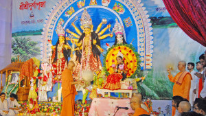 মহাঅষ্টমীতে মন্দিরে মন্দিরে অঞ্জলি, কুমারী পূজা