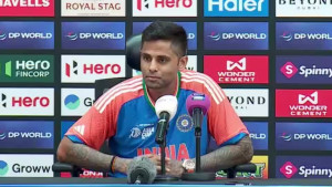 ‘রুমের দরজা ও ফোন বন্ধ করে ঘুমাও’–পাকিস্তান ম্যাচের আগে সূর্যকুমারের মন্ত্র