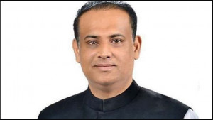 সাবেক মন্ত্রী জাবেদের চেক দিয়ে ১ কোটি ৭৬ লাখ টাকা উত্তোলন, প্রতিষ্ঠানের কর্মকর্তা আটক