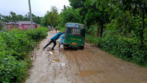 ‘এইডা কিতা রাস্তা নি ভোগান্তি কারে কয়রে বা’