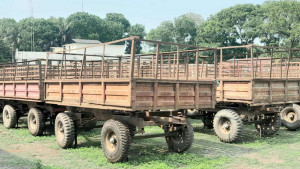 শেডঘর না থাকায় খোলা স্থানে নষ্ট হচ্ছে যানবাহন