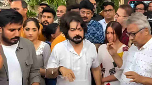 কর্মবিরতিতে টালিউড শিল্পী-কলাকুশলীরা, শুটিং ফ্লোরে ঝুলছে তালা
