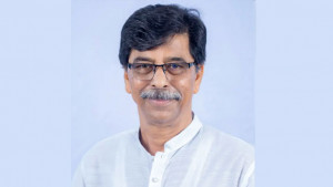পাম্পে তেল না পেয়ে কৃষিমন্ত্রীকে কৃষকের ফোন, তবুও মেলেনি প্রতিকার