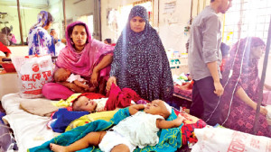 ৪ মাসের শরীর কেমন  করে সইবে এই যন্ত্রণা