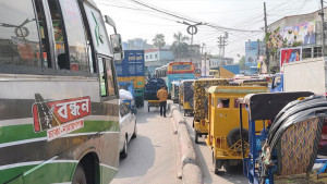 যানজট নিরসনে দ্রুতগতি-ধীরগতির বাহন এক রাস্তায় আনার চিন্তা!