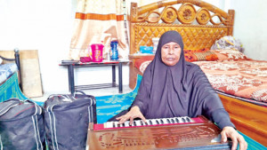 ‘কিছু পাই বা না পাই, সারাজীবন গান গাইব’
