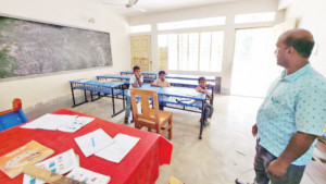 শিক্ষক ৪ জন, শিক্ষার্থী পাঁচ, ১২টায় ফাঁকা বিদ্যালয়