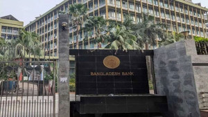 খেলাপি ঋণের চক্র থেকে মুক্তি জরুরি 