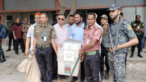 বগুড়া-৬ আসনে উপ-নির্বাচন কাল, নির্বাচনী সরঞ্জাম যাচ্ছে কেন্দ্রে