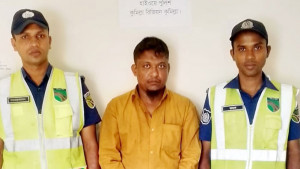পায়ুপথে পাওয়া গেলো ২৪ প্যাকেট ইয়াবা