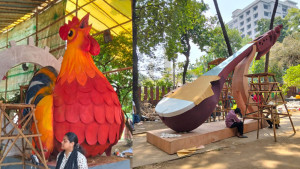 বর্ষবরণের শেষ মুহূর্তের প্রস্তুতি চলছে ঢাবির চারুকলায় 