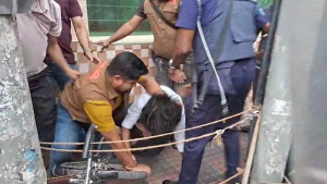 লক্ষ্মীপুরে ১৪৪ ধারা ভেঙে মিছিল, ত্রিমুখী সংঘর্ষে ওসিসহ আহত ২০