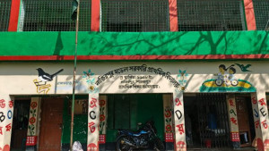 ক্লাসে সিলিং ফ্যান খুলে পড়ে আহত দুই শিশু শিক্ষার্থী