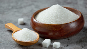যে ৬ কৌশলে চিনি খাওয়া ছাড়তে পারেন