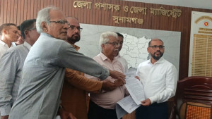 বাঁধের কাজে দুর্নীতি, বিচারের দাবিতে স্মারকলিপি