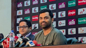 সাকিবের সঙ্গে মাশরাফি-দুর্জয়কেও মনে রাখতে বললেন তামিম