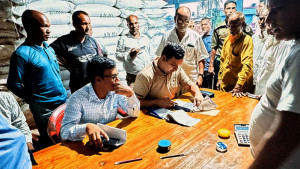 ৪৬৭ বস্তা সারের হিসাব মেলেনি