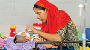 শিশুর হাম, চিকিৎসা করাতে ঘরবাড়ি বিক্রি করে নিঃস্ব