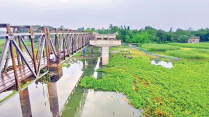 ভূমি জটিলতায় থমকে ৩০  কোটি টাকার সেতুর কাজ