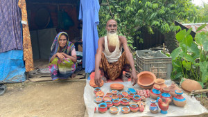 ‘বৃষ্টি আইলে ঘরের  চেয়ে বাইরে ভালা’